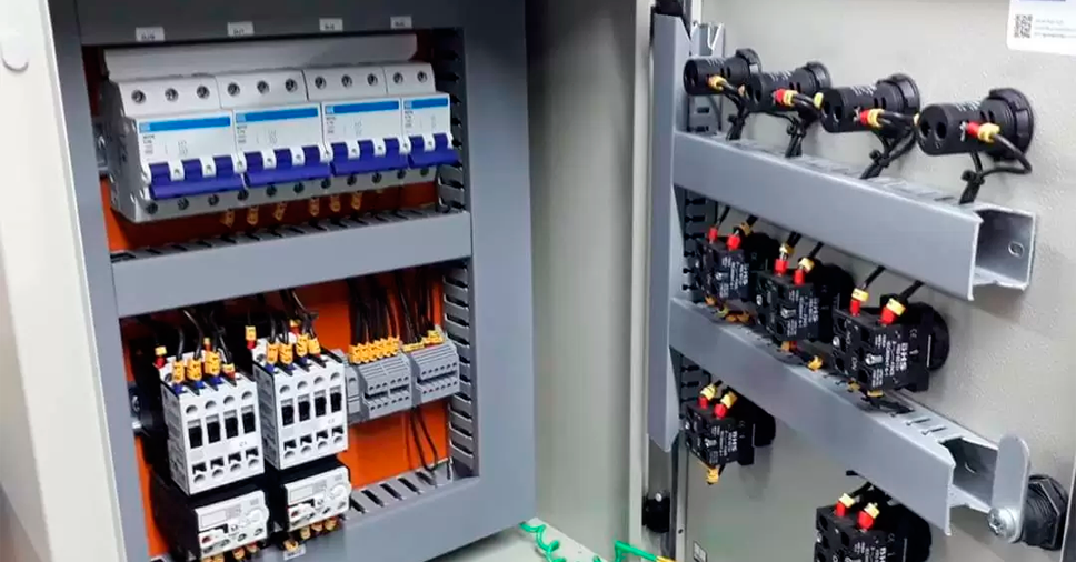 Vantagens dos quadros TTA em instalações industriais