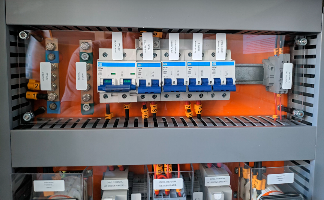 Paineis Eletricos De Baixa Tensao